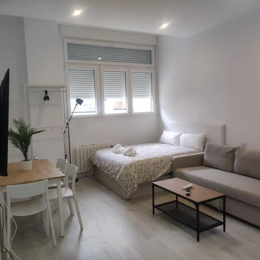 Lopez De Hoyos Apartments location